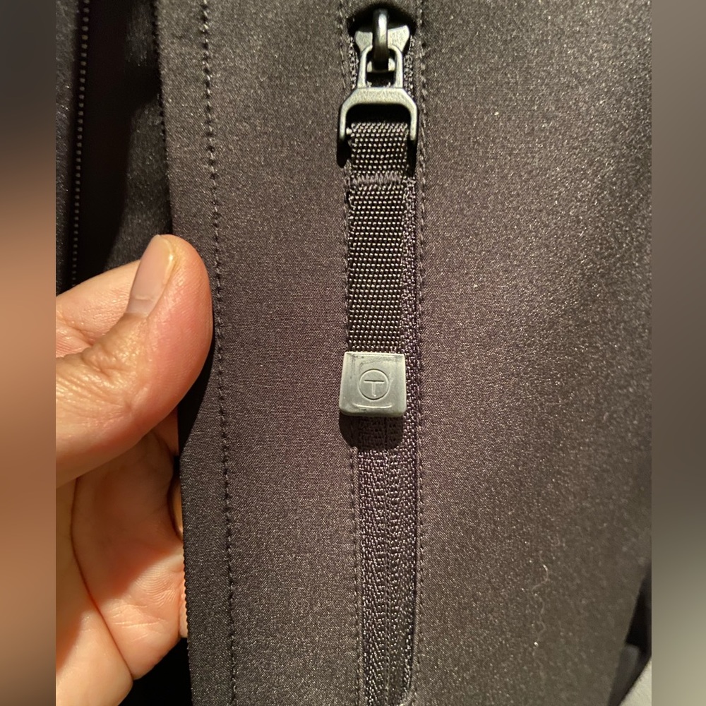 SALE-Tumi Tech sleek black jacket, M - Picture 15 of 15